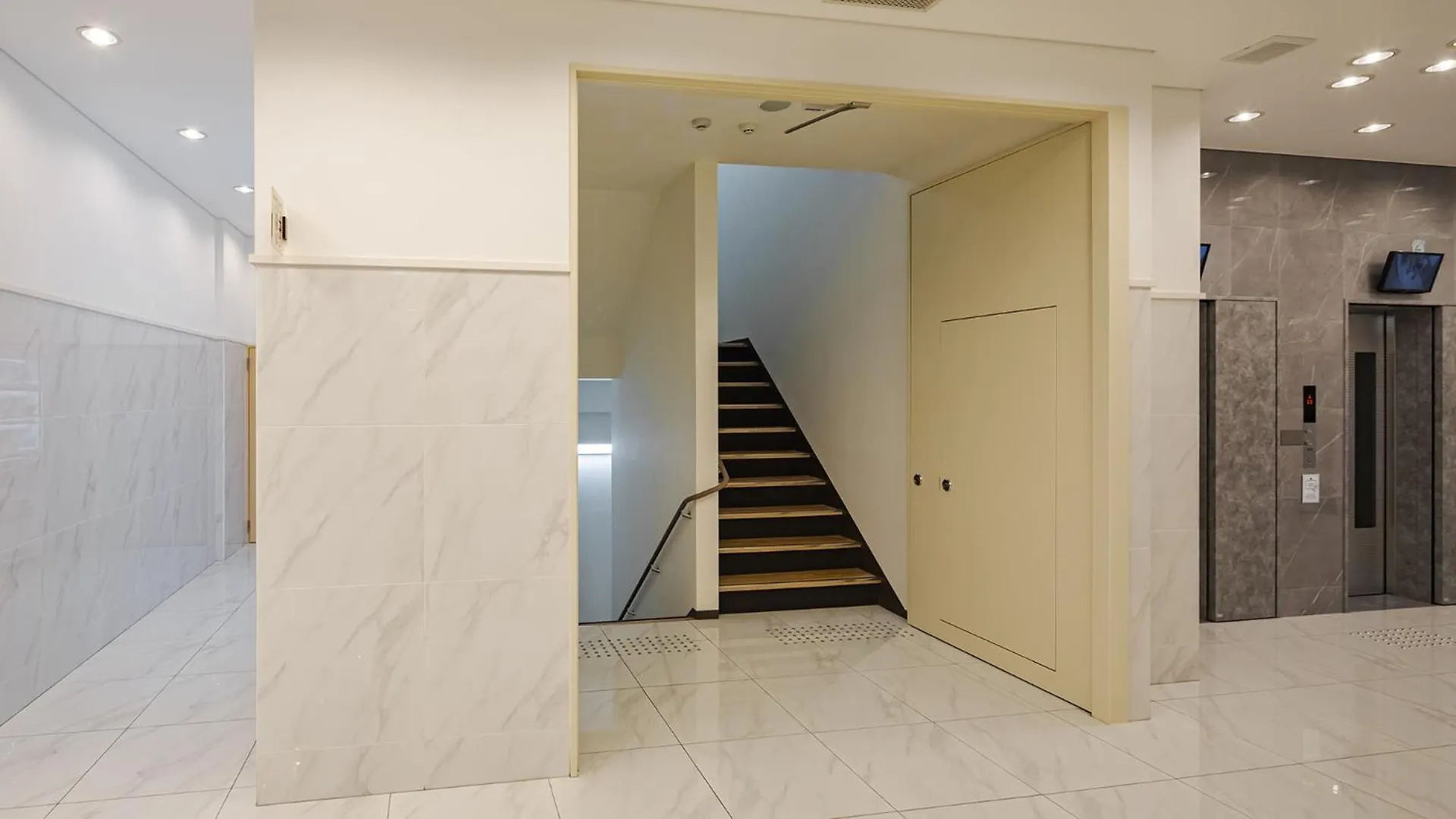 Toyoko Inn Osaka Namba 3*,  Japan